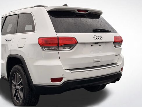 Used 2018 Jeep Grand Cherokee Limited RWD image 3