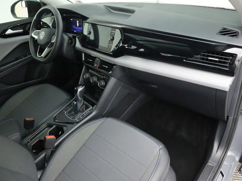 Certified 2024 Volkswagen Taos SE image 17