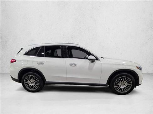 Used 2026 Mercedes-Benz GLC 300 4MATIC image 4