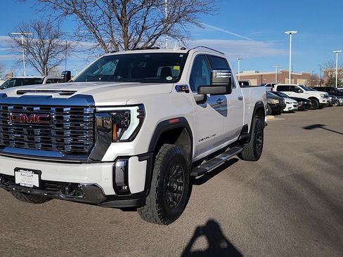 Used 2024 GMC Sierra 2500 Denali w/ Denali Reserve Package image 2