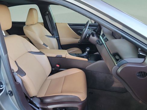 Used 2020 Lexus ES 350 w/ Premium Package FWD image 32