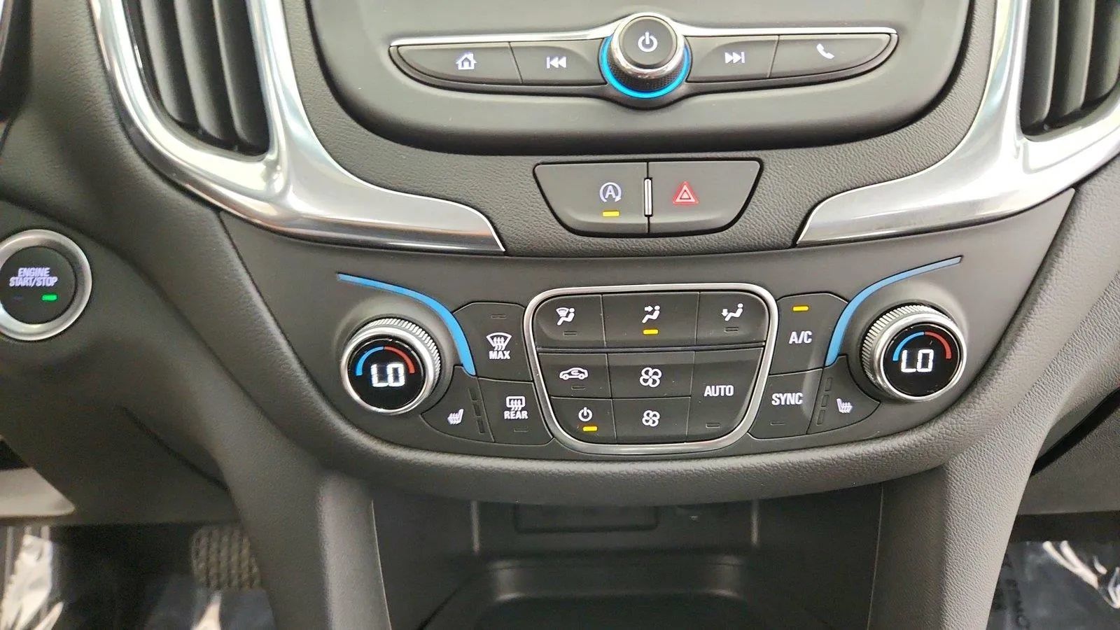 Used 2024 Chevrolet Equinox LT w/ LPO, Floor Liner Package FWD image 18