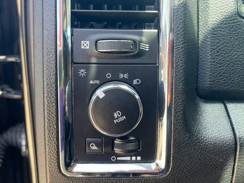 Used 2018 RAM 1500 Laramie w/ Convenience Group AWD/4WD image 6
