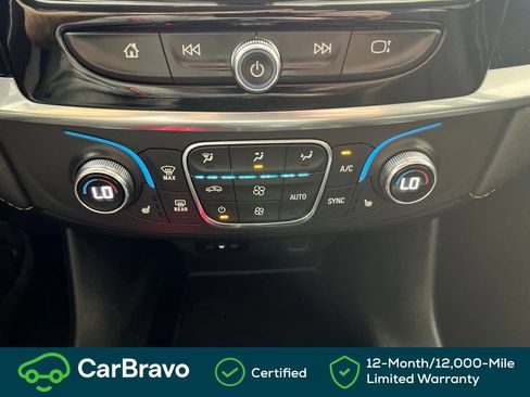 Used 2021 Chevrolet Traverse LT AWD/4WD image 32