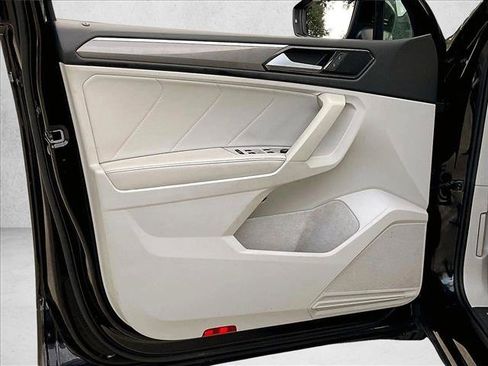 Used 2023 Volkswagen Tiguan SE R-Line FWD image 17