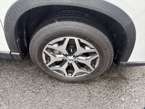 Used 2024 Subaru Forester Premium AWD/4WD image 4