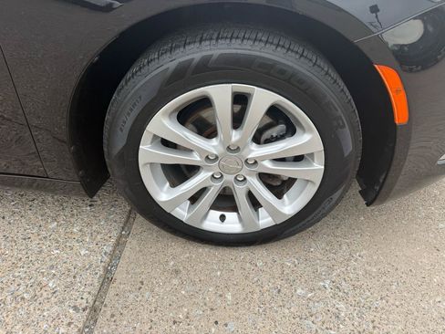 Used 2015 Chrysler 200 Limited FWD image 22