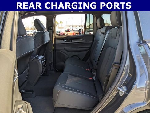 New 2025 Jeep Grand Cherokee Laredo image 15