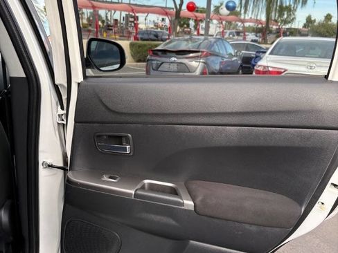 Used 2021 Mitsubishi Outlander Sport SE image 30