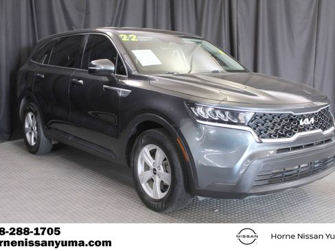 Used 2022 Kia Sorento LX FWD image 1
