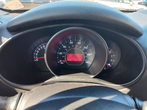 Used 2016 Kia Soul + FWD image 19