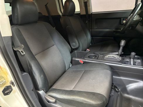 Used 2010 Toyota FJ Cruiser 4WD image 52