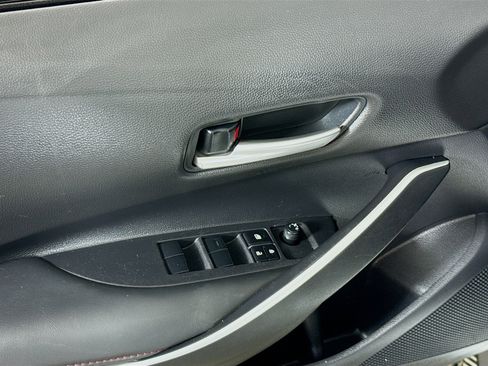 Certified 2025 Toyota Corolla SE w/ SE Premium Package image 19