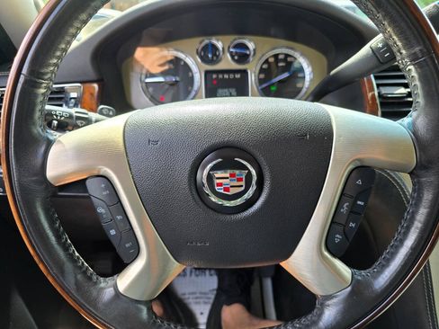Used 2014 Cadillac Escalade Platinum AWD/4WD image 19