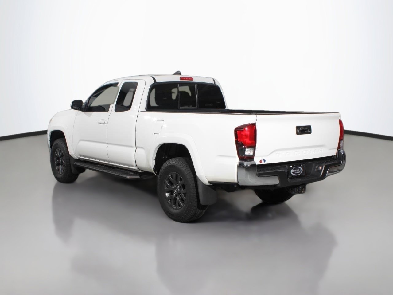 Used 2021 Toyota Tacoma SR5 RWD image 4