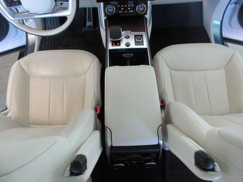 Used 2023 Land Rover Range Rover SE AWD/4WD image 17