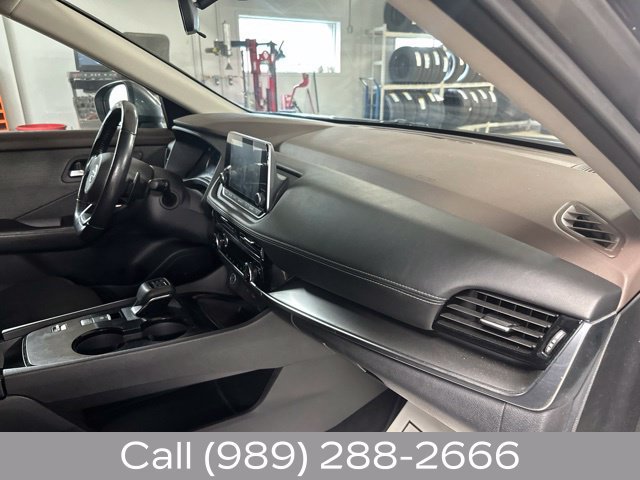 Used 2021 Nissan Rogue SV FWD image 19