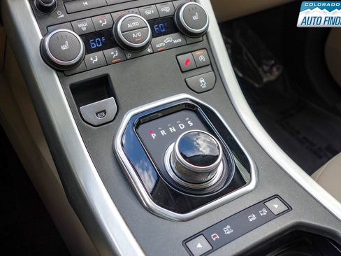 Used 2016 Land Rover Range Rover Evoque SE Premium image 17