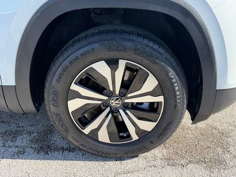 Used 2024 Volkswagen Atlas SE FWD image 19