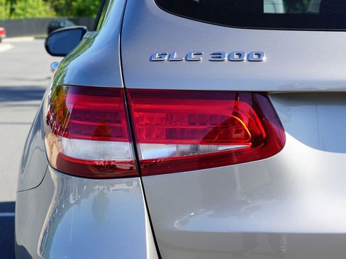 Used 2019 Mercedes-Benz GLC 300 image 17