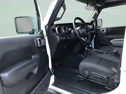 Used 2022 Jeep Gladiator Sport AWD/4WD image 9