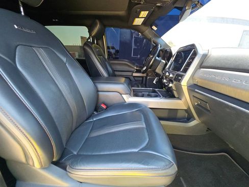 Used 2022 Ford F250 Platinum AWD/4WD image 10