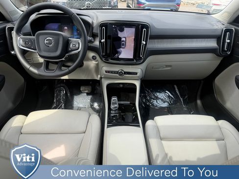 Used 2024 Volvo XC40 B5 Plus w/ Protection Package Premier AWD/4WD image 2