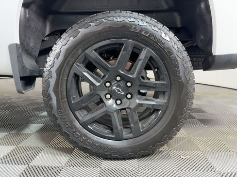 Used 2025 Chevrolet Silverado 1500 LT Trail Boss image 11