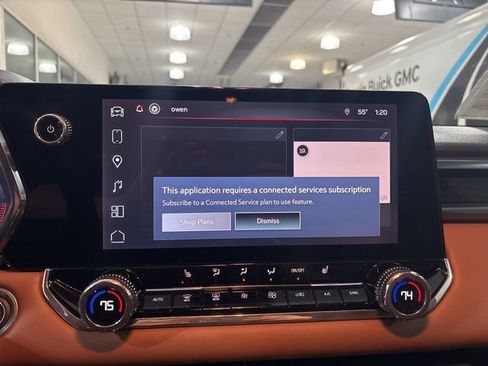 Used 2024 GMC Canyon AT4 w/ Technology Package image 25