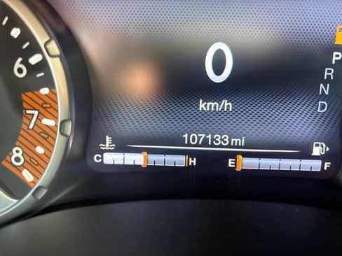 Used 2021 Jeep Renegade Latitude AWD/4WD image 17
