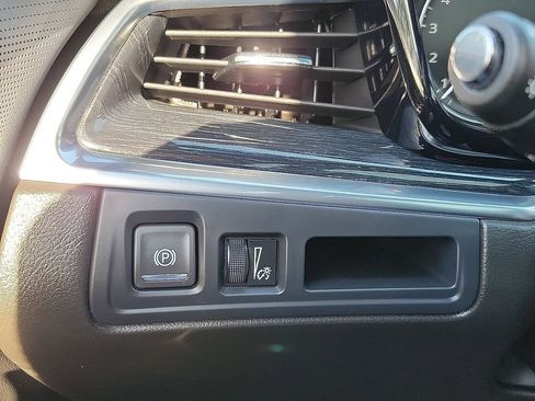 Used 2024 Cadillac XT5 Premium Luxury AWD/4WD image 13