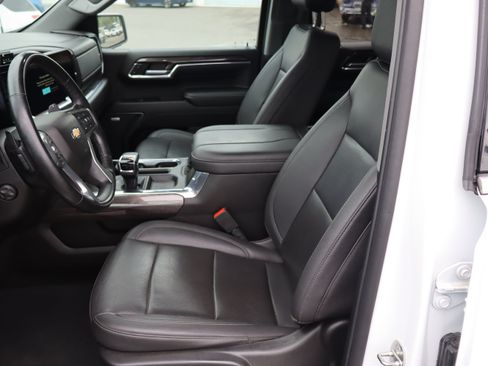 Used 2023 Chevrolet Silverado 1500 LTZ AWD/4WD image 19