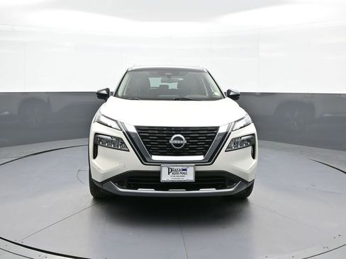 Used 2023 Nissan Rogue SL w/ SL Premium Package image 2