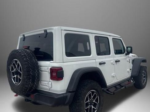Used 2024 Jeep Wrangler Unlimited Rubicon w/ Technology Group AWD/4WD image 8