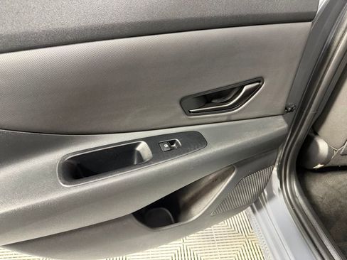 Used 2025 Hyundai Elantra Sport image 26