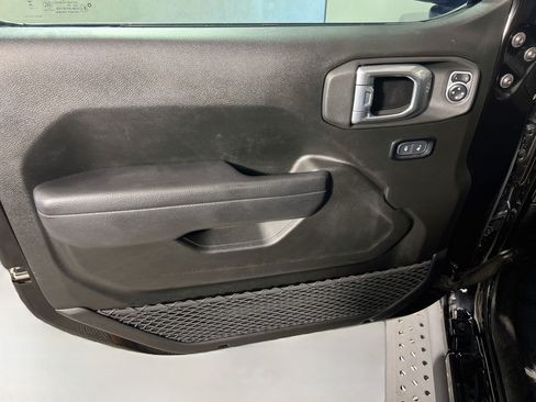 Used 2024 Jeep Wrangler Unlimited Sport AWD/4WD image 19