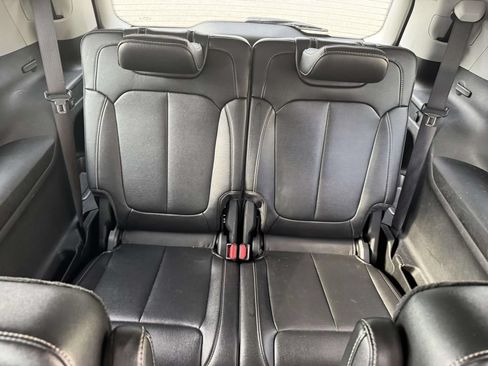 Used 2023 Jeep Grand Cherokee L Limited AWD/4WD image 14