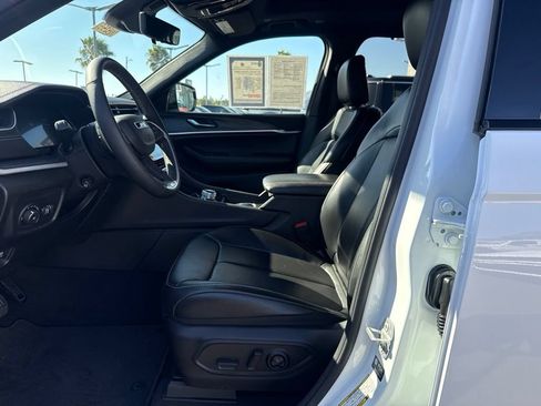 Certified 2024 Jeep Grand Cherokee L Limited w/ Luxury Tech Group II AWD/4WD image 14