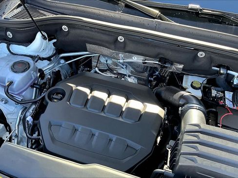 New 2026 Volkswagen Atlas Cross Sport SE image 17