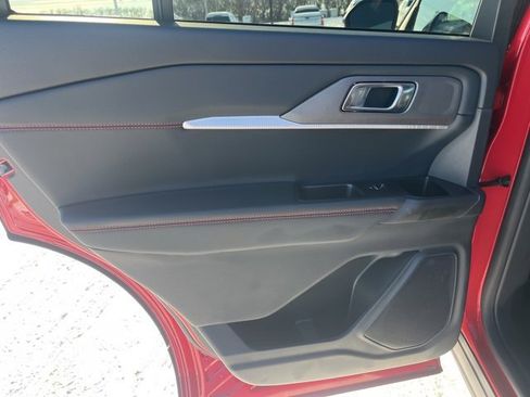 Used 2025 Ford Explorer ST-Line image 34