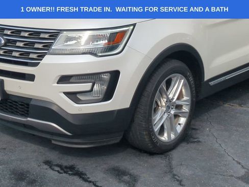 Used 2016 Ford Explorer XLT w/ Equipment Group 202A AWD/4WD image 9
