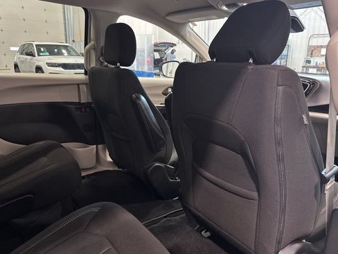 Used 2023 Chrysler Voyager LX FWD image 34