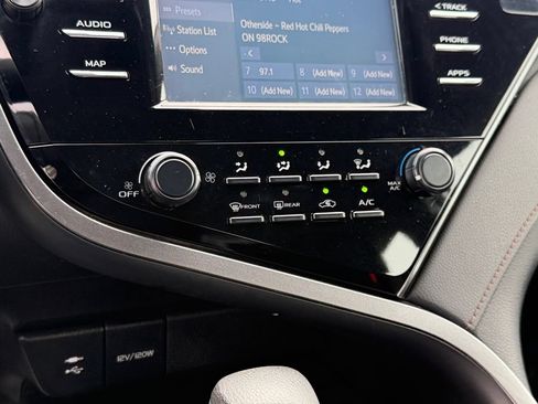 Used 2019 Toyota Camry LE FWD image 21