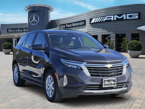 Used 2022 Chevrolet Equinox LT image 2