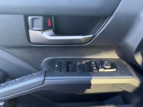 Used 2025 Toyota Tacoma Limited image 16