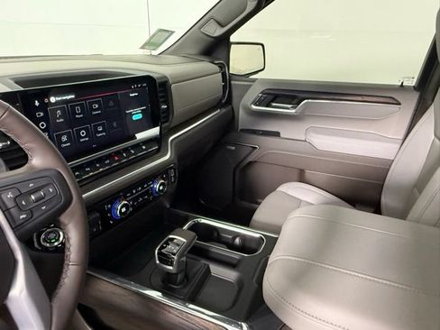 Used 2026 GMC Sierra 1500 SLT w/ SLT Premium Plus Package AWD/4WD image 38