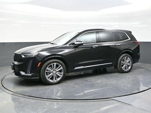 Certified 2025 Cadillac XT6 Premium Luxury w/ Platinum Package AWD/4WD image 3