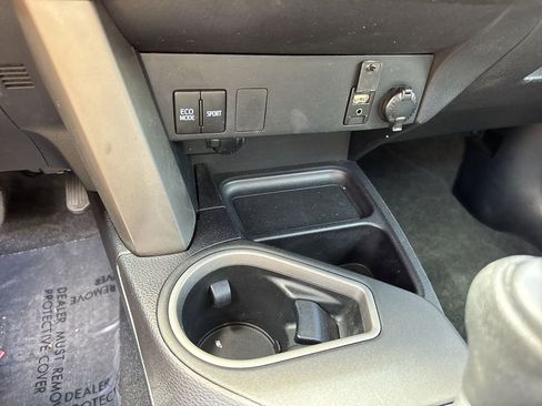 Used 2017 Toyota RAV4 LE FWD image 52