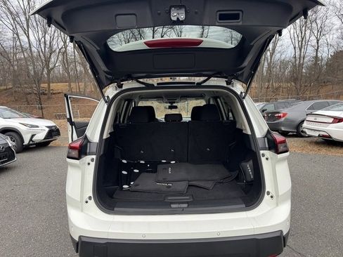 Used 2024 Nissan Rogue S image 16