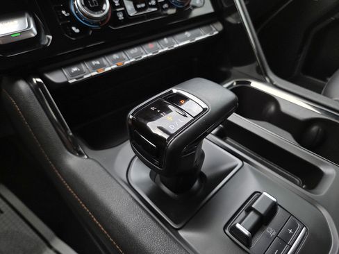 Used 2024 GMC Sierra 1500 AT4 w/ Technology Package image 34